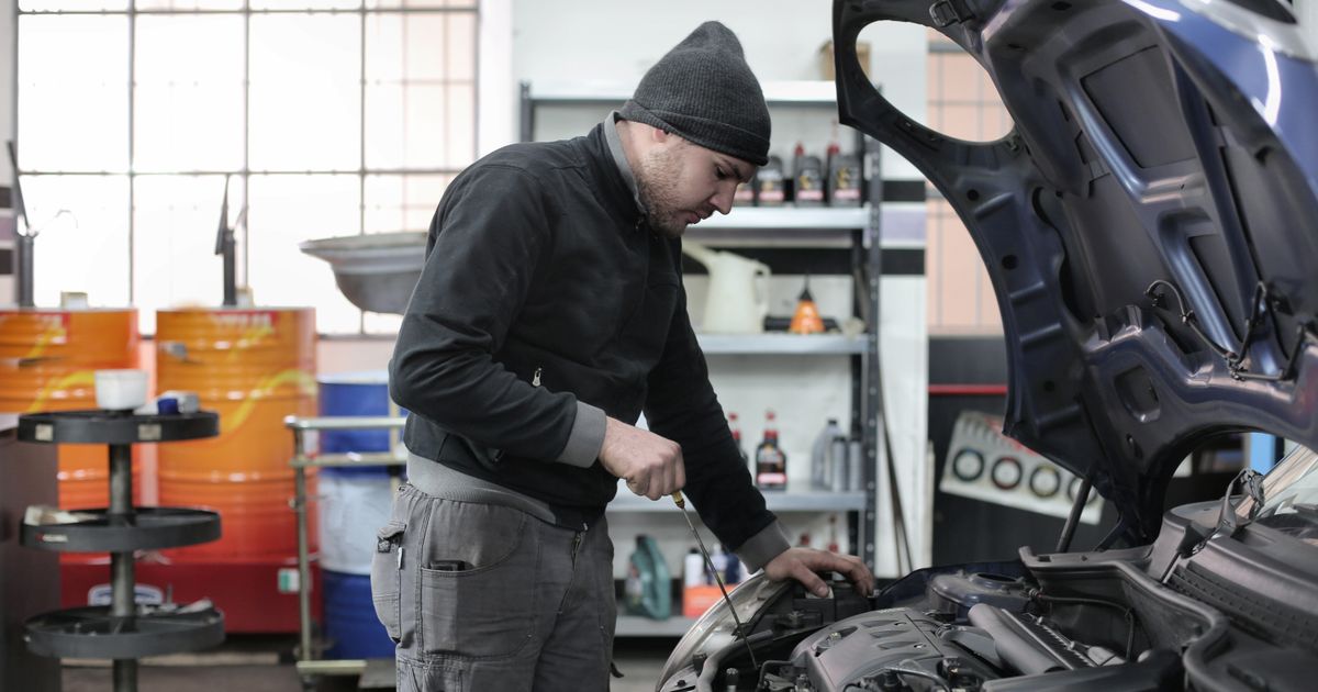 Mechanical vs Automobile Engineering: Simple Comparison